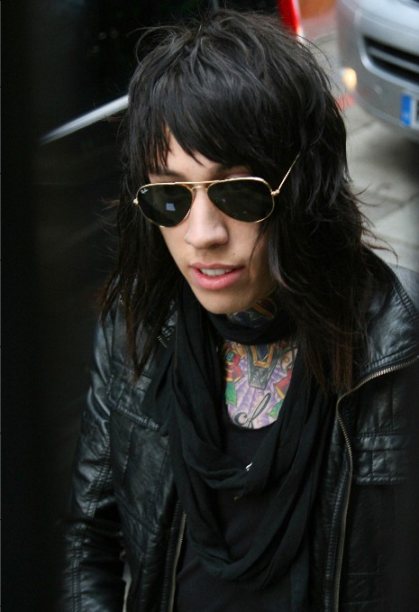 Every day Trace Cyrus reminds us more and more of Joey Ramone.
