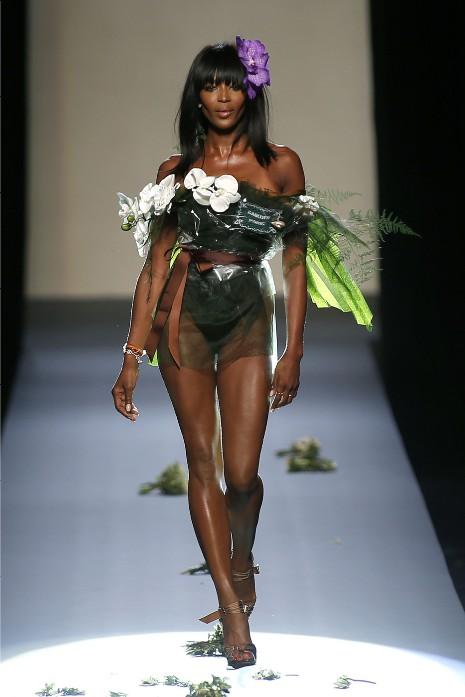 Naomi Campbell On The Catwalk: Nobody Does It Better